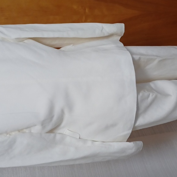 Suit - Picture 5 of 8